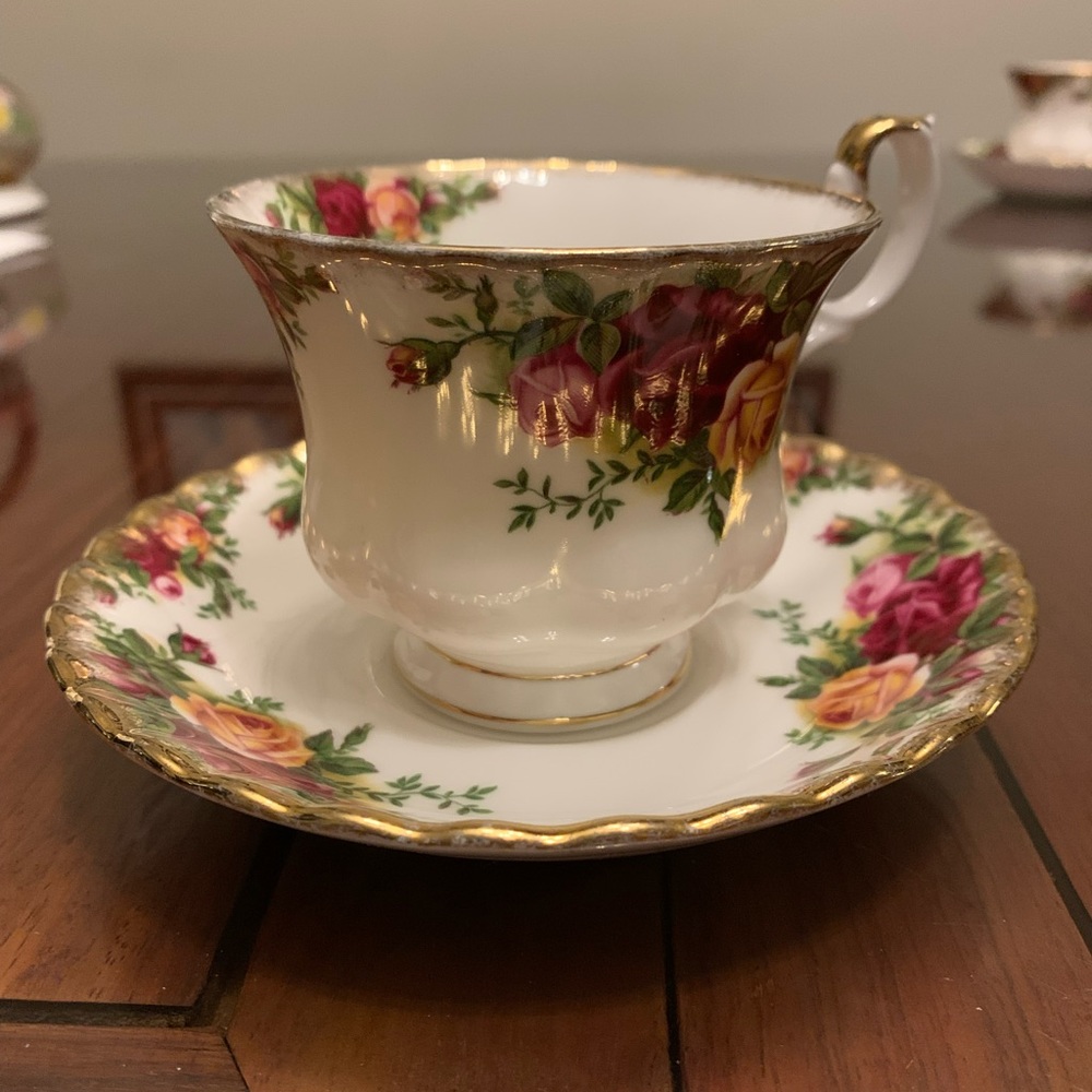 Royal Albert Rose Teacup and saucer set - 1962.